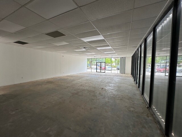 More Photos Of 5251 N University Dr, Lauderhill Freestanding For Lease