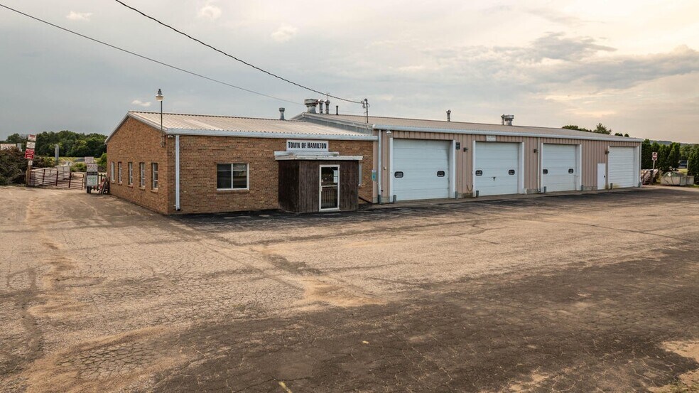 More Photos Of N5105 Leonard N, West Salem Flex For Sale