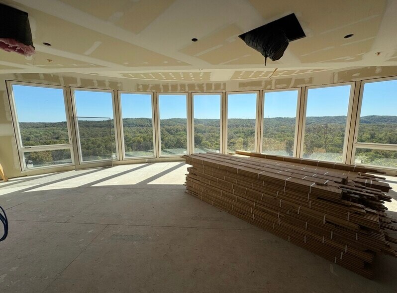 More Photos Of 800 Holland Rd, Ballwin Flex For Sale