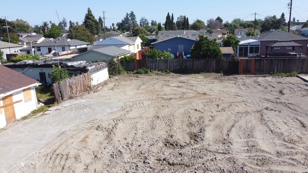 More Photos Of 867 E Lewelling Blvd, Ashland Land For Sale