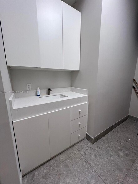 More Photos Of 2820 NE 214th St, Aventura Loft Creative Space For Sale