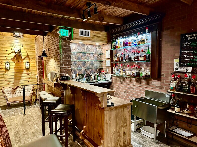 More Photos Of 1424 E Main St, Humboldt Hospitality For Sale