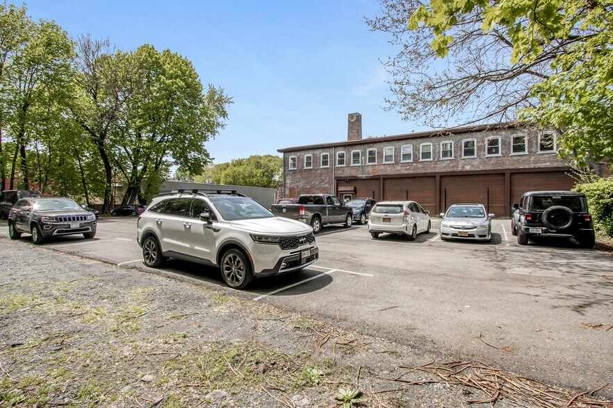 More Photos Of 24 Johnes St, Newburgh Light Manufacturing For Lease