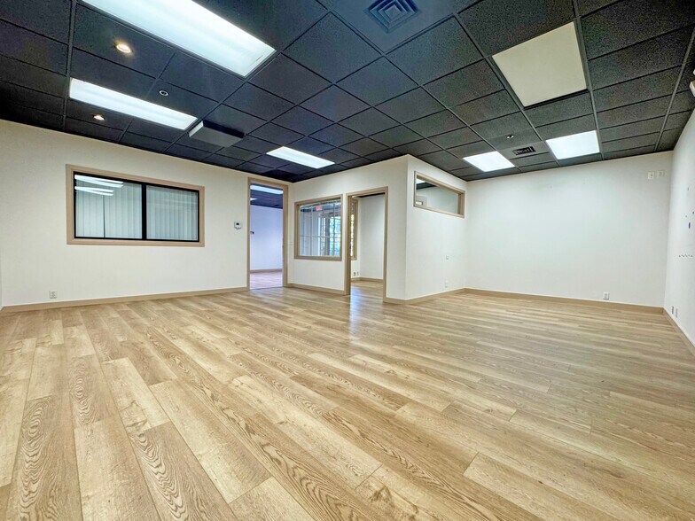 More Photos Of 1525 State St, Santa Barbara Serviced Offices For Sale