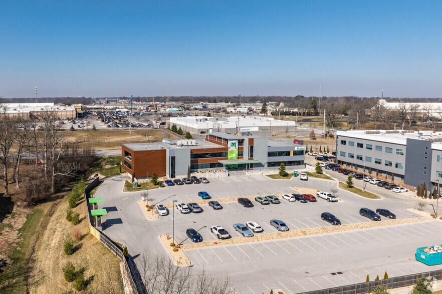 More Photos Of 1850 S Blackman Rd, Springfield Office For Lease