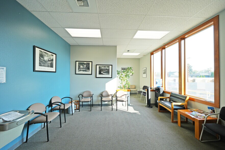 More Photos Of 1608 S 24th Ave, Yakima Movie Radio TVStudio For Sale