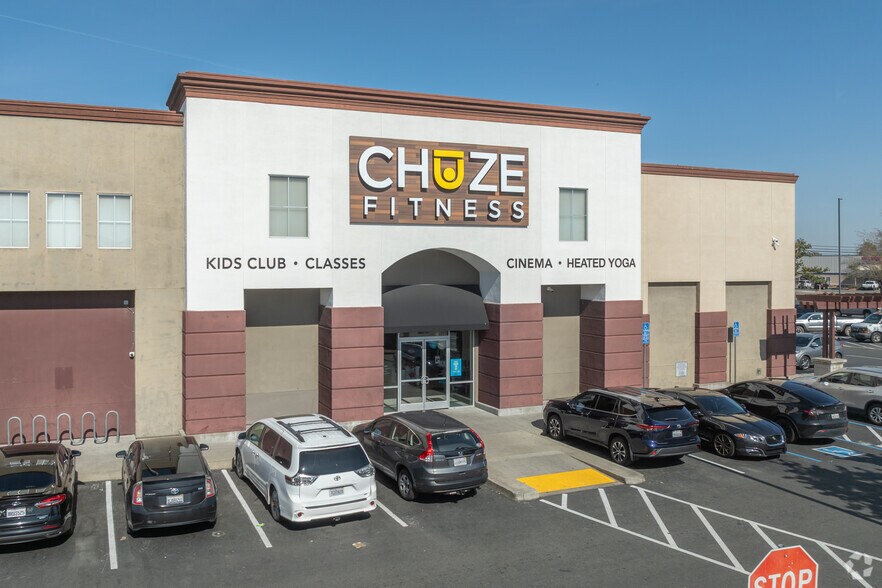 More Photos Of 6061 Florin Rd, Sacramento Health Club For Sale