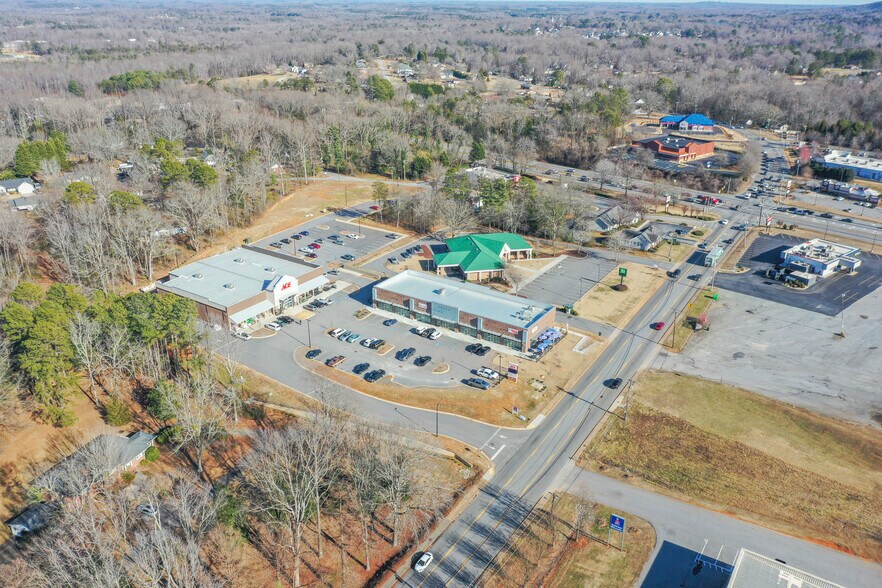 More Photos Of 6516 State Park Rd, Travelers Rest Storefront For Lease