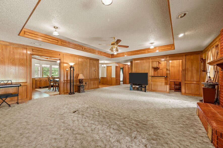 More Photos Of 981 Witherspoon Way, Flower Mound Industrial For Sale