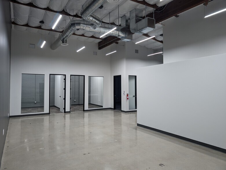 More Photos Of 4100 Vanowen Pl, Burbank Warehouse For Lease