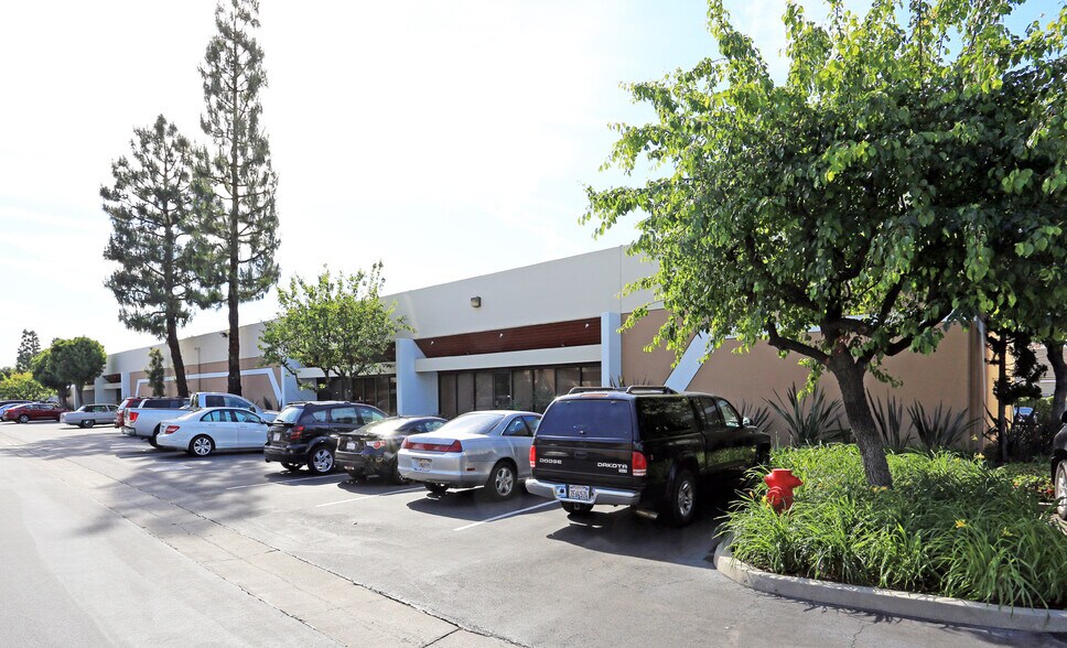 More Photos Of 616-622 N Eckhoff St, Orange Warehouse For Sale