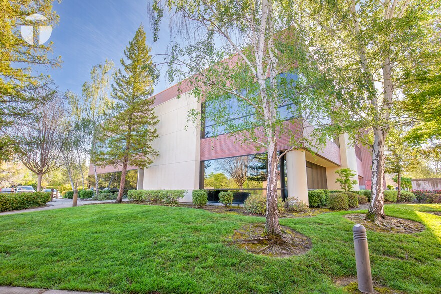 More Photos Of 2330 E Bidwell St, Folsom Medical For Sale
