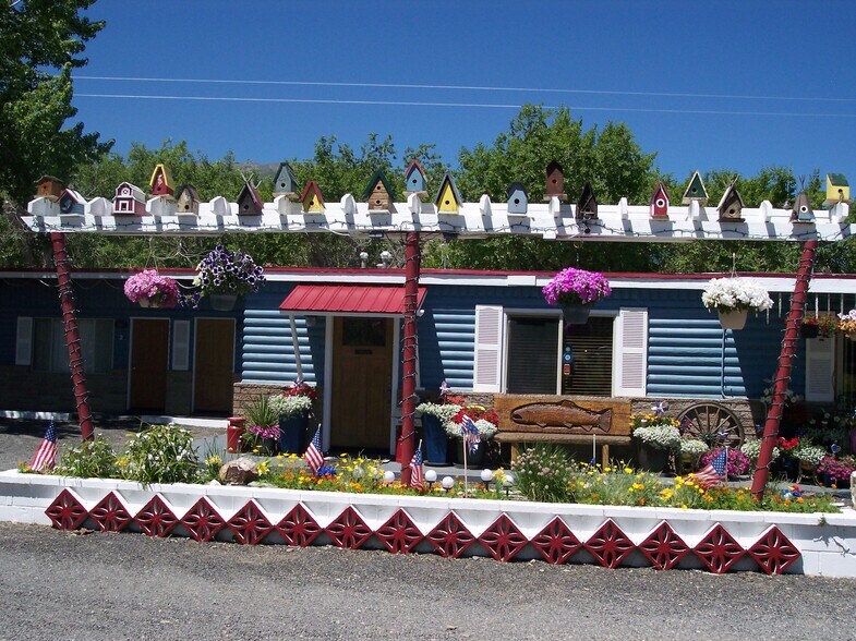 More Photos Of 107045 US Highway 395, Coleville Hotel For Sale