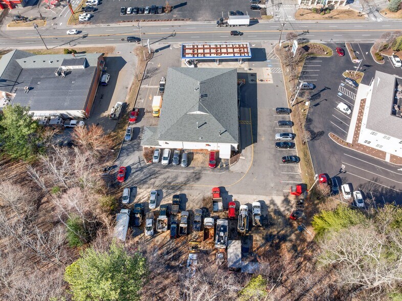 More Photos Of 134 N Broadway, Salem Service Station For Sale