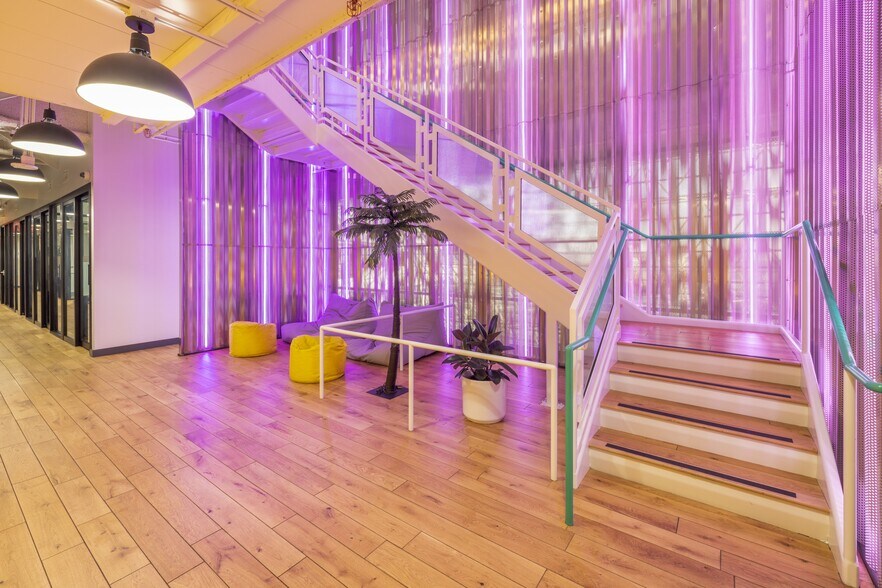 More Photos Of 10000 W Washington Blvd, Culver City Office For Sale