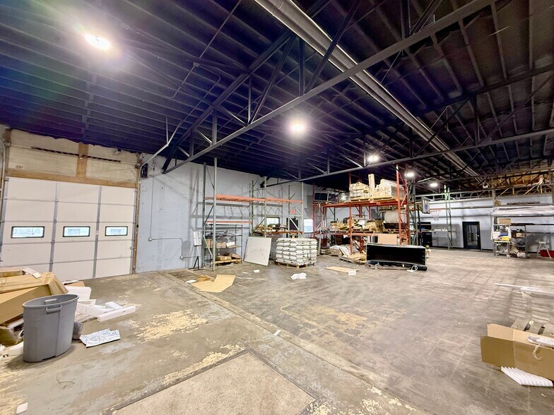 More Photos Of 423 Westover Dr, Columbia Industrial For Lease