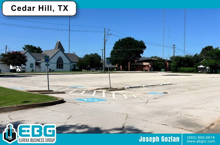 More Photos Of 700 Bennett St, Cedar Hill Schools For Sale