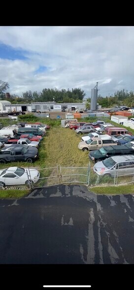 More Photos Of 7673 Hooper Rd, West Palm Beach Warehouse For Lease