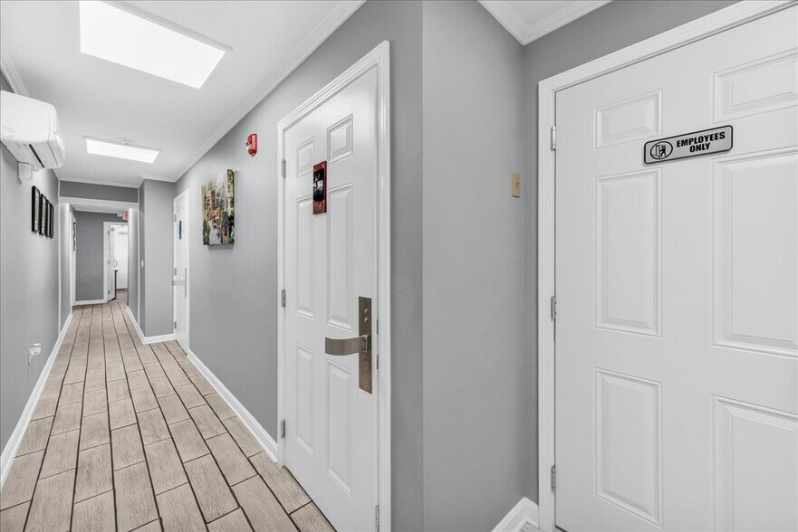 More Photos Of 357 W Main St, Searsport Freestanding For Sale