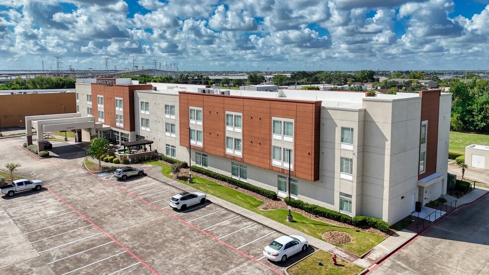 Primary Photo Of 2120 Nasa 1 Rd, Seabrook Hotel For Sale