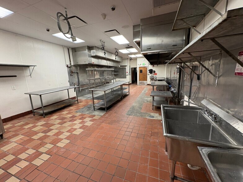 More Photos Of 220 NW 180th Ave, Pembroke Pines Restaurant For Lease