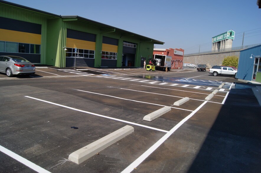 More Photos Of 900 W 1st Ave, Denver Storefront For Lease