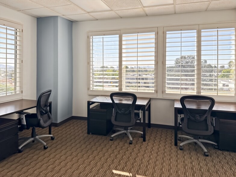 More Photos Of 500 N Rainbow Blvd, Las Vegas Coworking Space