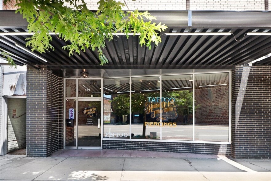 More Photos Of 111 N Queen St, Kinston Storefront For Sale