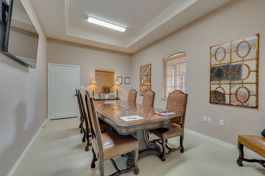 More Photos Of 935 W Glade Rd, Hurst Office For Sale