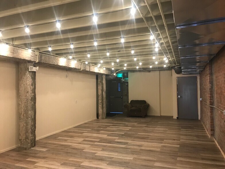 More Photos Of 2018 Main St, Kansas City Loft Creative Space For Sale
