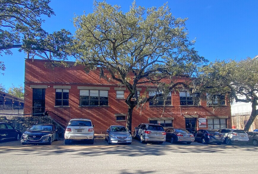 More Photos Of 3 Martin Luther King Jr Blvd, Savannah Restaurant For Sale