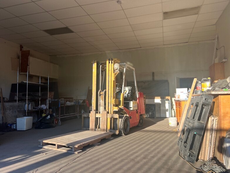 More Photos Of 10242 Edes Ave, Oakland Warehouse For Sale