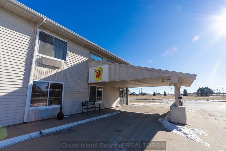 More Photos Of 3205 S Locust St, Grand Island Hotel For Sale