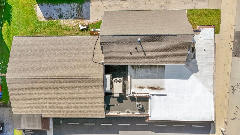 More Photos Of 2703 S Chicago Ave, South Milwaukee General Retail For Sale