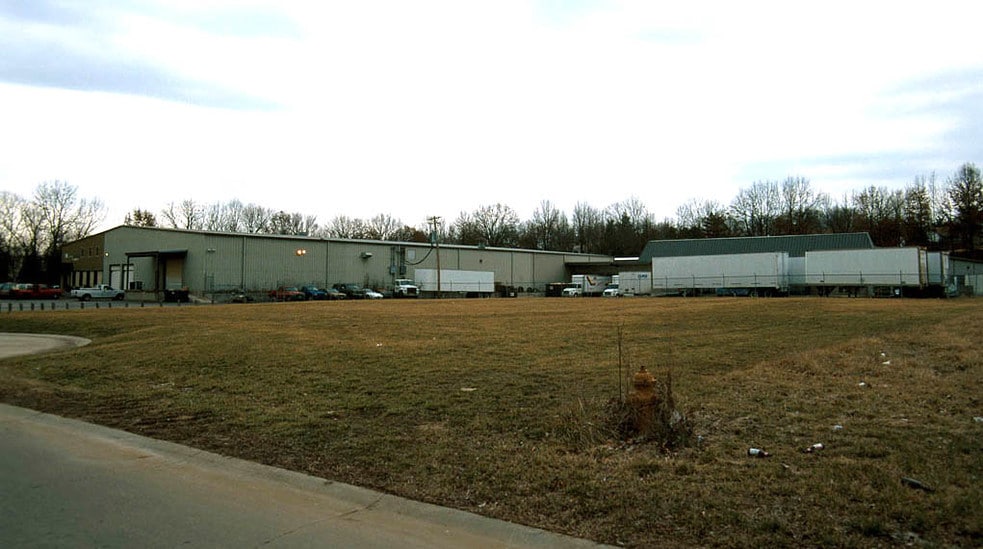 Primary Photo Of 1 Lami Industrial Dr, Saint Peters Warehouse For Sale