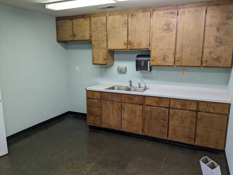 More Photos Of 5025 Old York Rd, Rock Hill Distribution For Lease