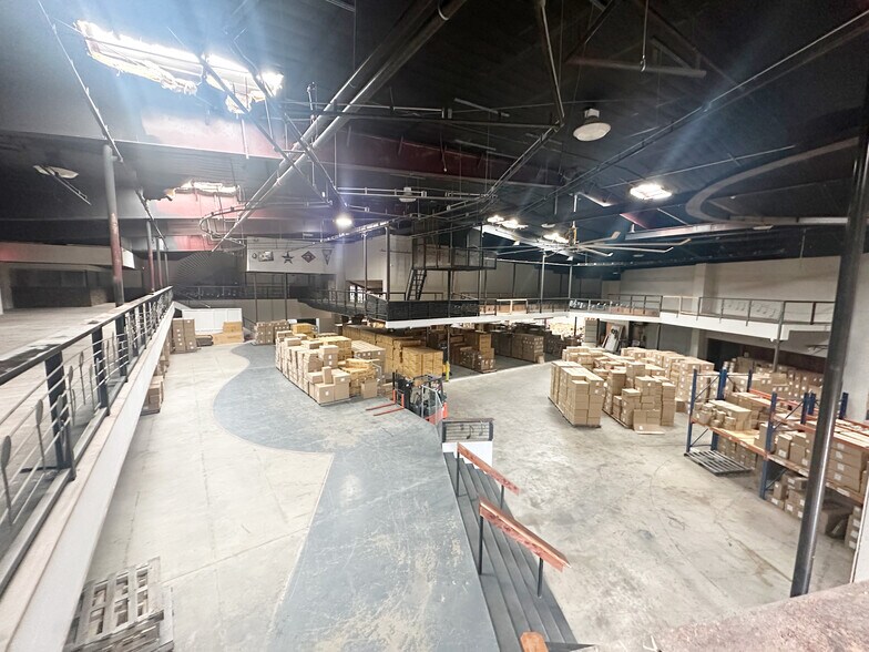 More Photos Of 731-931 Silverado Trl, Rosenberg Warehouse For Sale