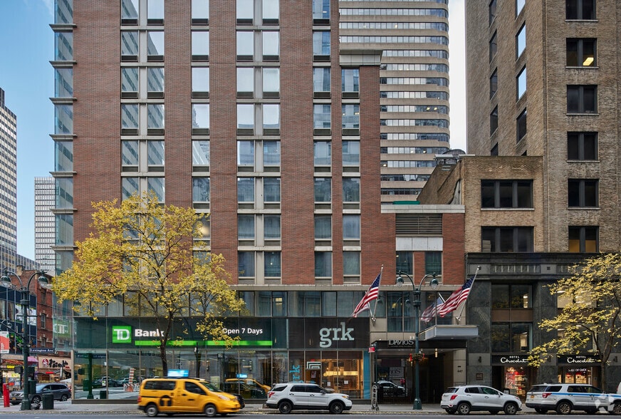 More Photos Of 128 E 45th St, New York Hotel For Lease