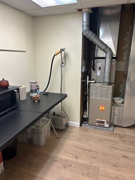 More Photos Of 540 E Main St, Branford Flex For Sale