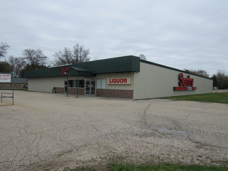 More Photos Of 275 Laing St, Redgranite Supermarket For Lease