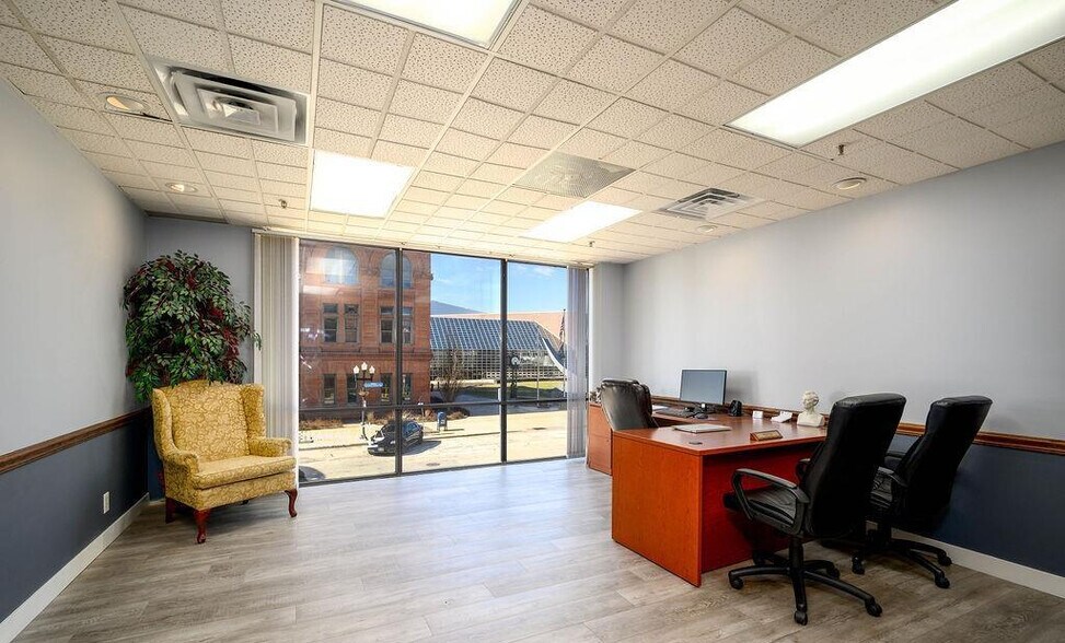 More Photos Of 456 Fulton St, Peoria Office For Sale
