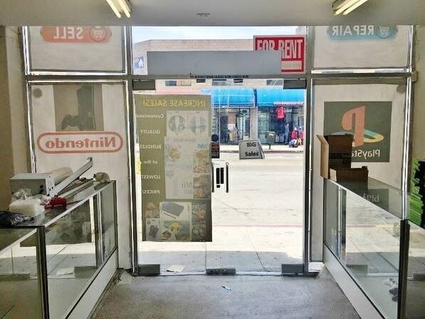 More Photos Of 301-305 S Los Angeles St, Los Angeles Storefront Retail Office For Lease