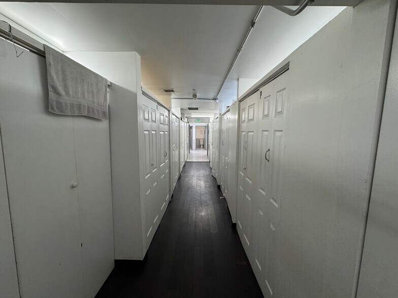 More Photos Of 6006 S Western Ave, Los Angeles Warehouse For Sale