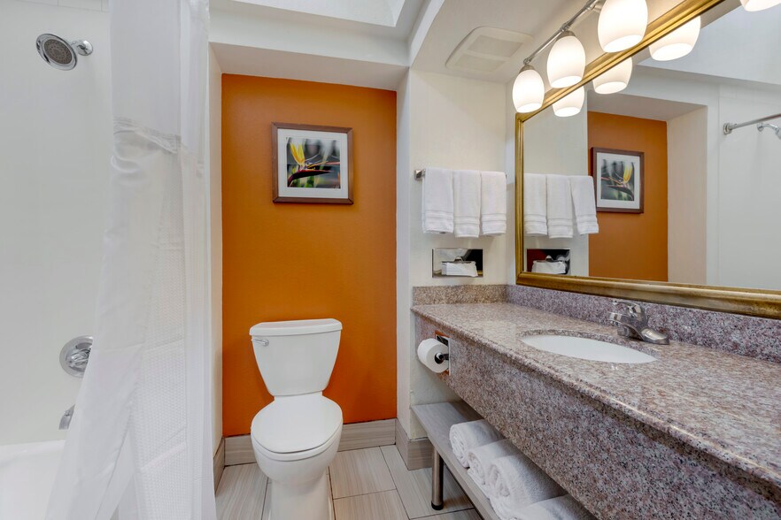 More Photos Of 996 E Interstate 30, Rockwall Hotel For Sale