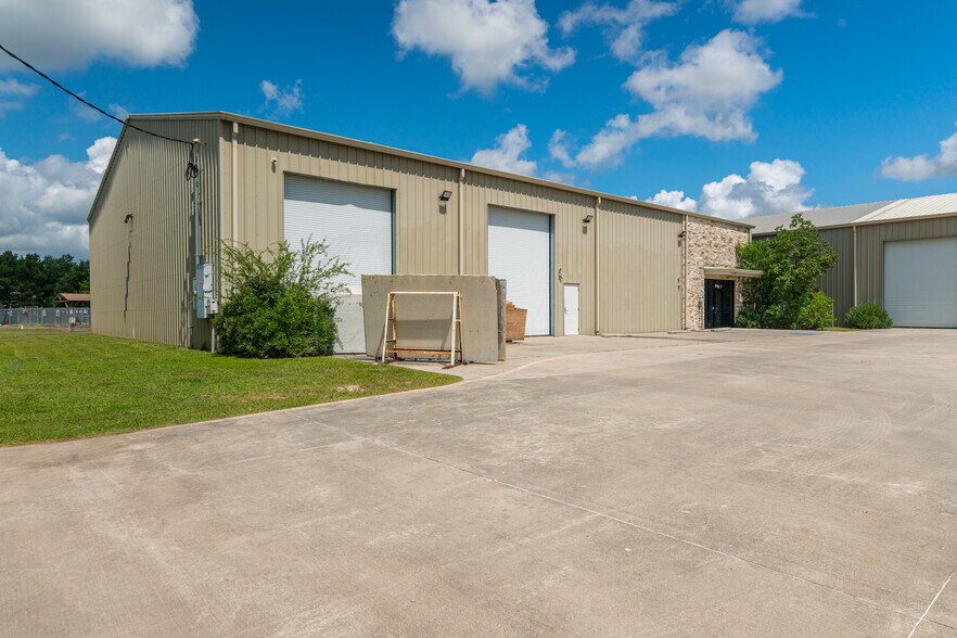 More Photos Of 8601 Fawn Trl, Conroe Warehouse For Sale