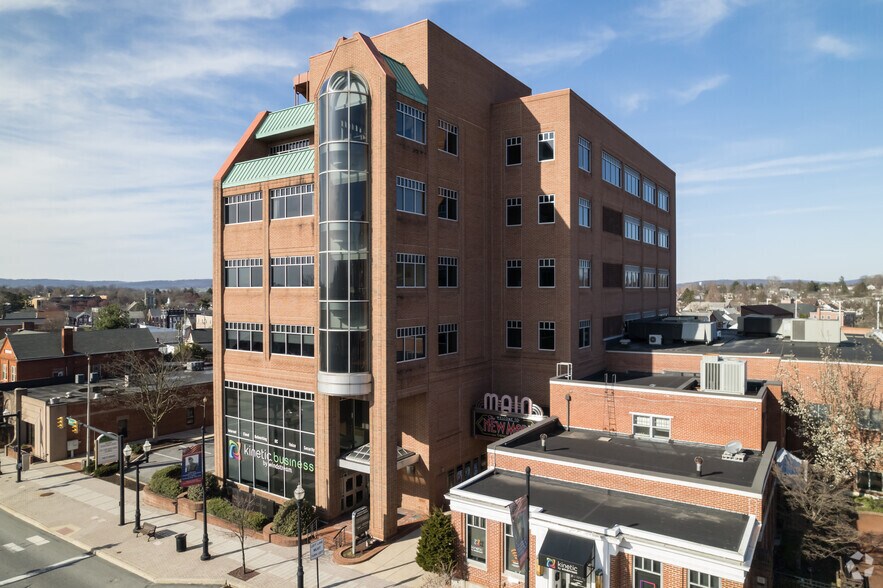 More Photos Of 124 E Main St, Ephrata Office For Sale