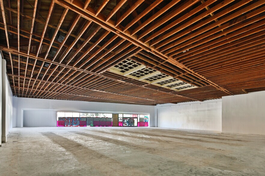 More Photos Of 3600 W Sunset Blvd, Los Angeles Storefront For Lease