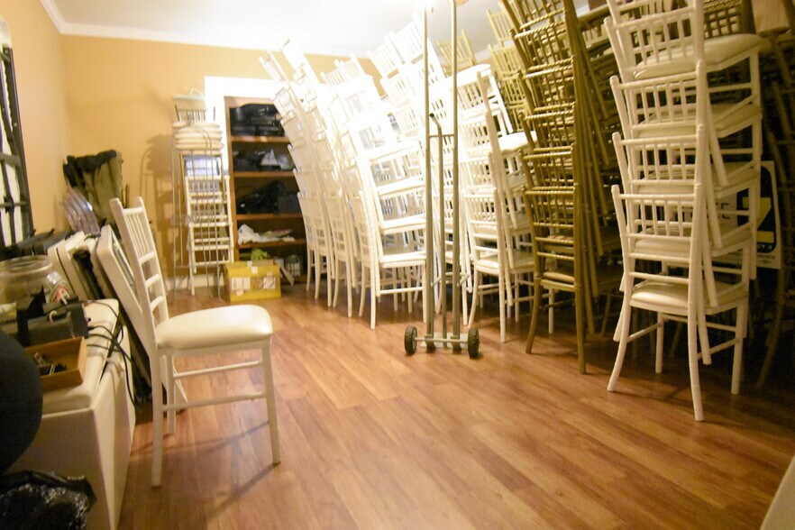 More Photos Of 401 Pennsylvania St, South Houston Lodge Meeting Hall For Sale
