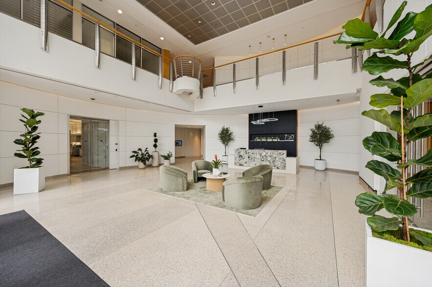 More Photos Of 750 W John Carpenter Fwy, Irving Office For Lease
