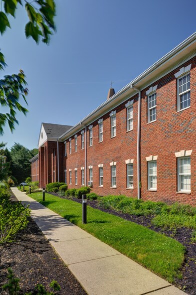 More Photos Of 134 Franklin Corner Rd, Lawrenceville Office For Sale